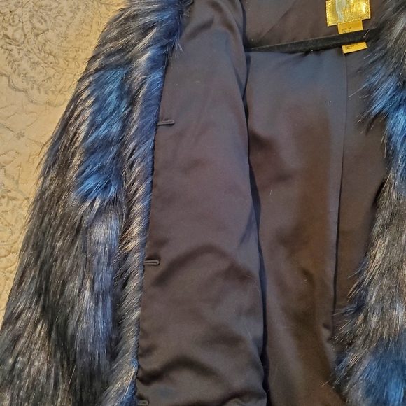 CROPPED FAUX FUR COAT - Picture 4 of 4